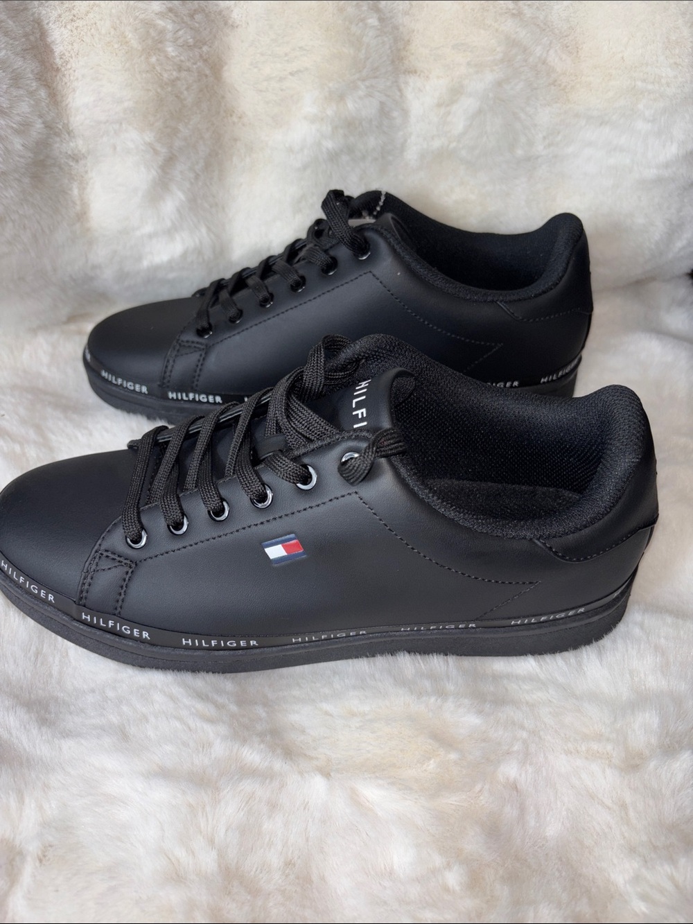 Tommy Hilfiger Black Low-Top Sneakers with Flag Detail